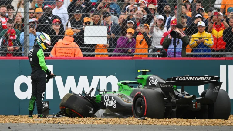 Fórmula 1 hoje: Charles Leclerc lidera TL3 do GP de Silverstone; Bortoleto roda e carro quebra