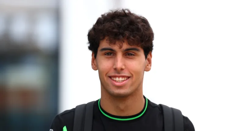 Gabriel Bortoleto mira título da Fórmula 1 e se inspira no tenista brasileiro João Fonseca: “Ele é incrível”