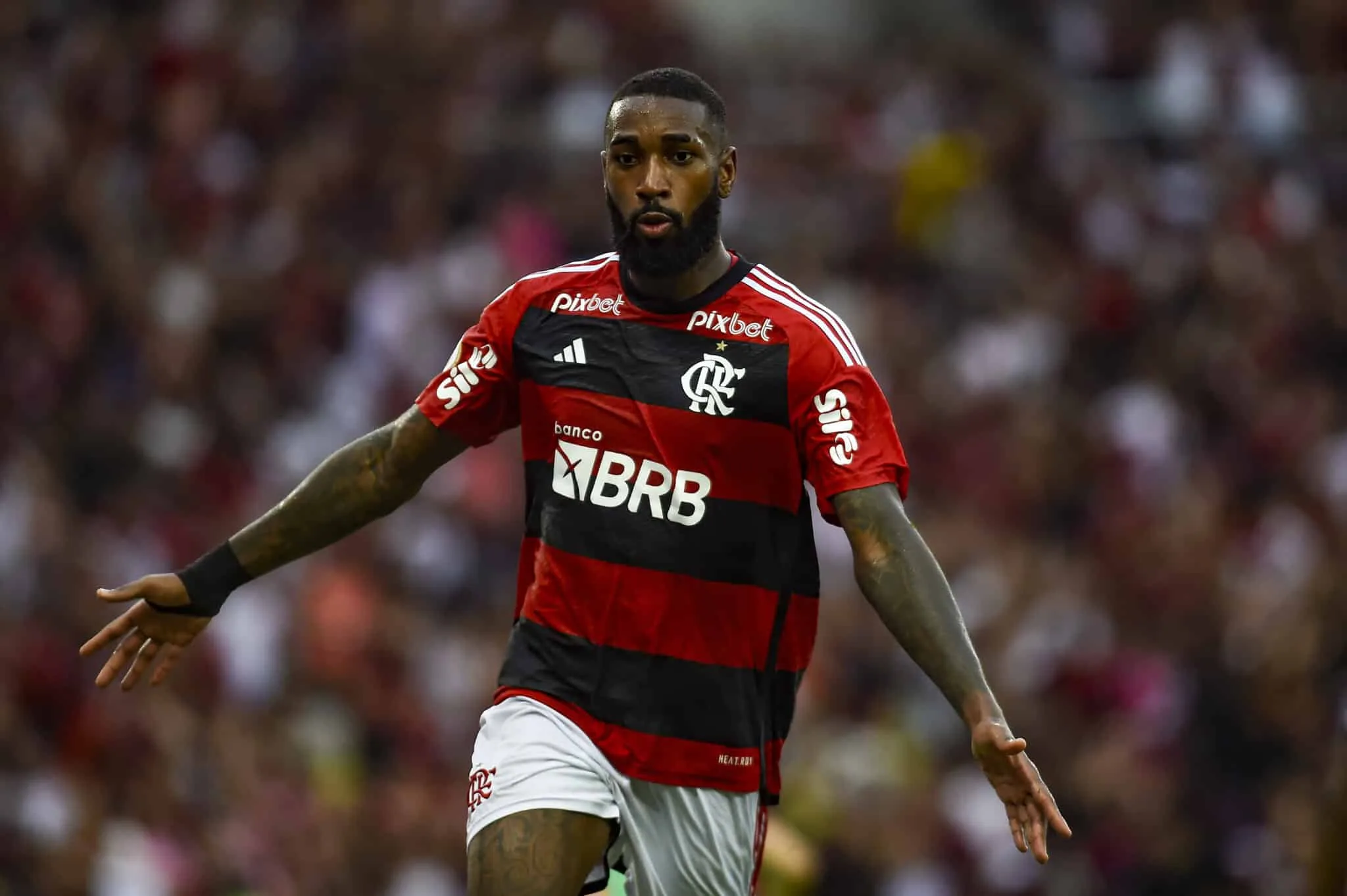 Venê Casagrande crava que Gerson não volta ao Flamengo na gestão de Bap e relembra: “Aconteceu com Rafinha”