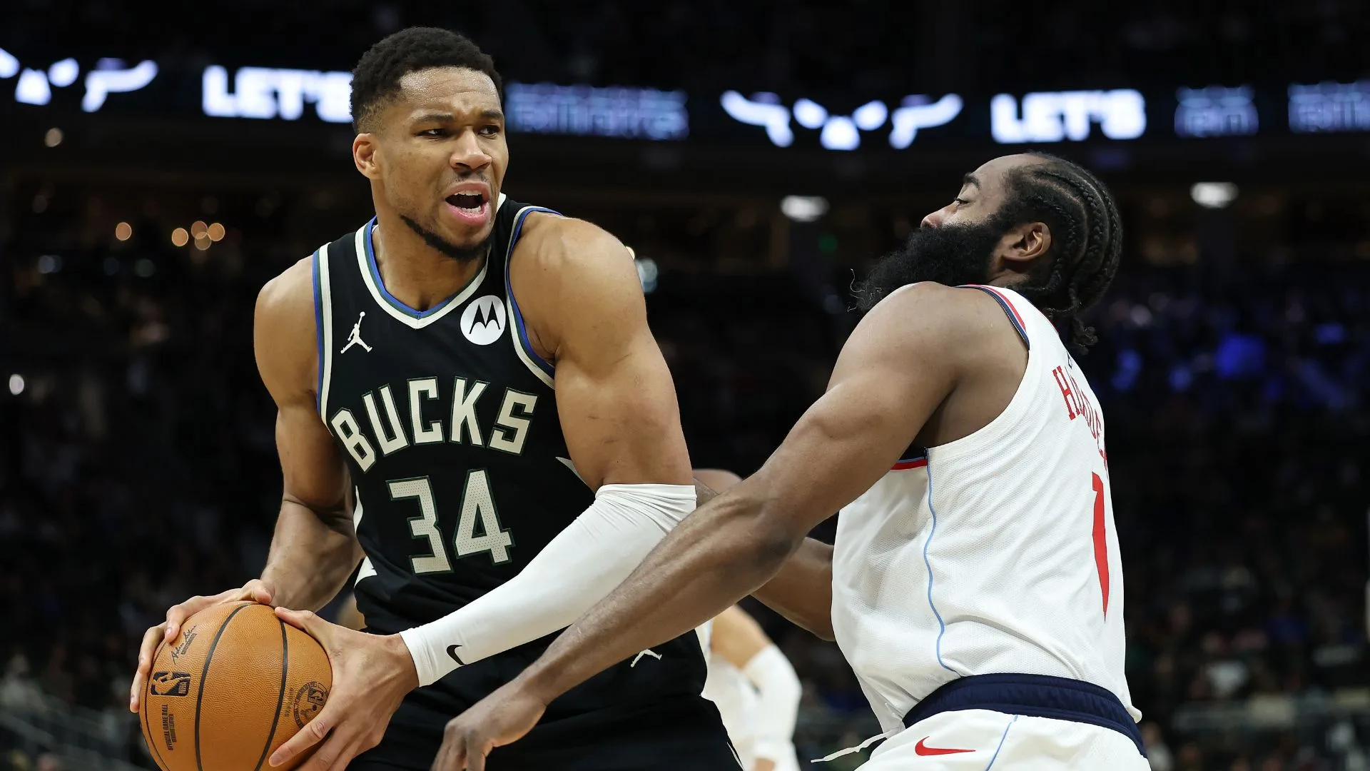 Antetokounmpo supera James Harden e lidera ranking de pontuação dos últimos 10 anos da NBA