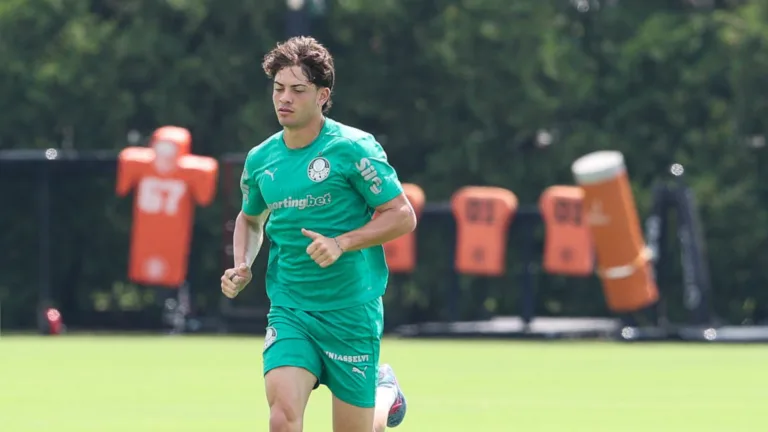 Casagrande indica mudança na escalação do Palmeiras contra o Chelsea no Mundial: “Vanderlan e Giay como alas”