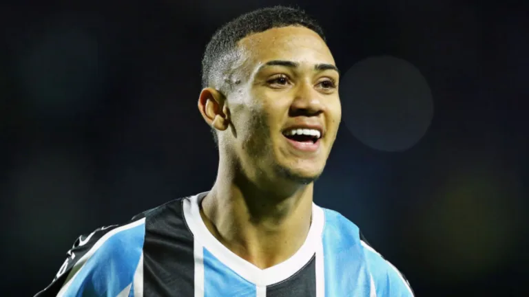 Gustavo Nunes recebe proposta do Bahia e torcida do Grêmio faz comparação: “Alysson é melhor”