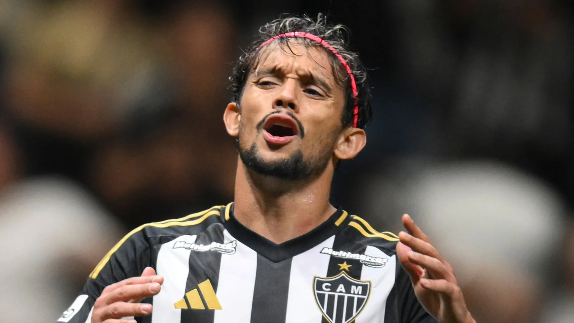 Gustavo Scarpa e Igor Gomes notificam Atlético-MG na Justiça e torcida lamenta: “Pior SAF que eu já vi”