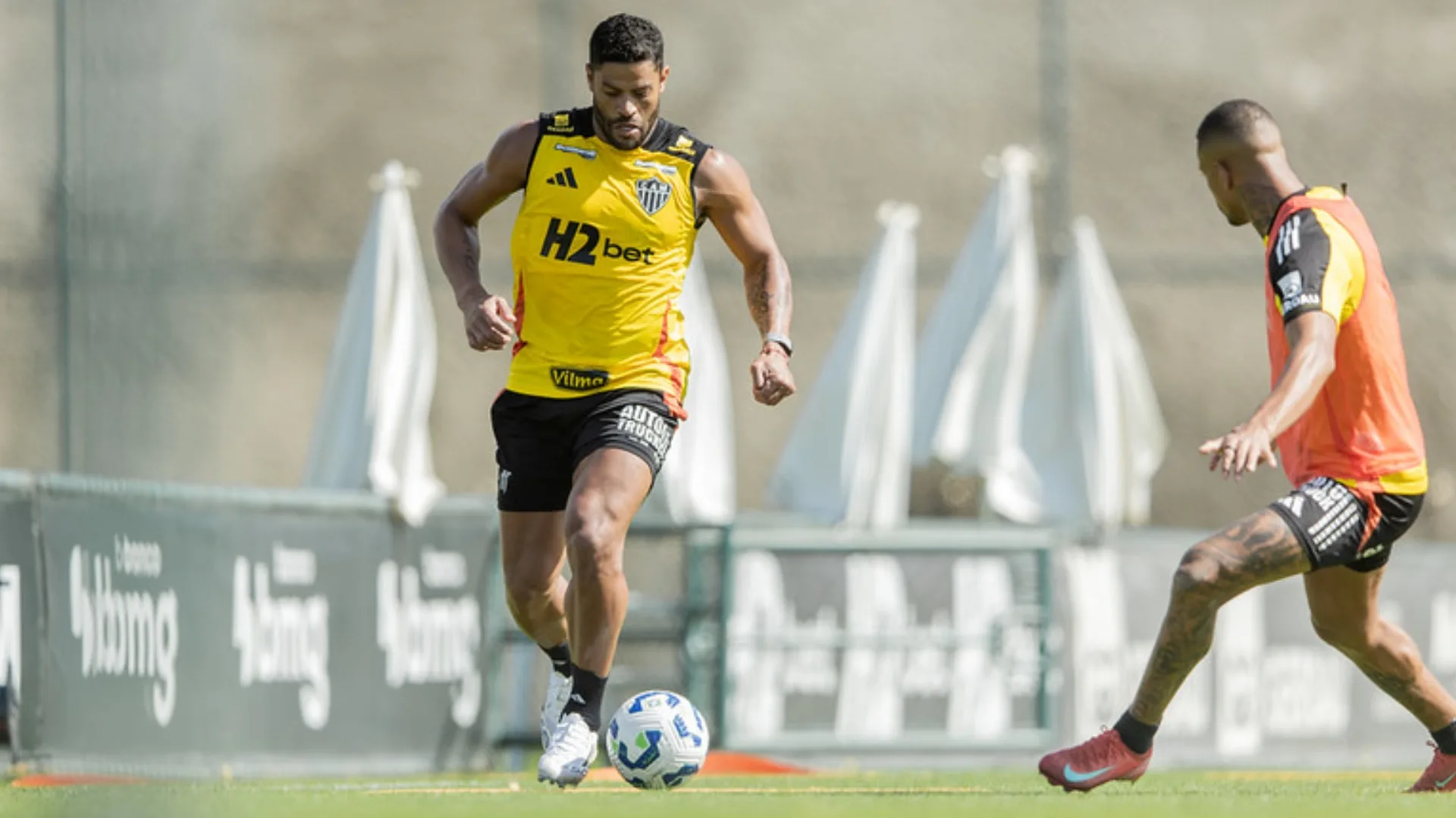 Rodrigo Caetano abre o jogo sobre bastidores de Hulk no Atlético-MG: “É absurdo e quanto ele se cobra”