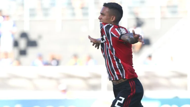 Denílson cogita lamentação no São Paulo após saída de Igor Vinícius para o Santos: “Melhor que o Cédric”