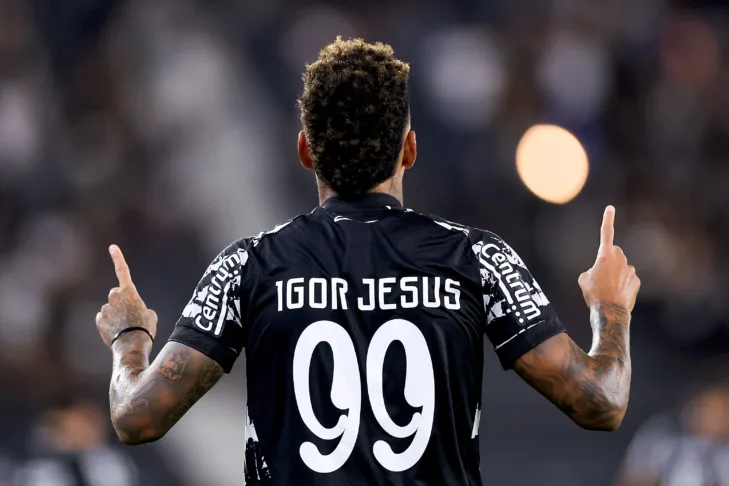 Após vendas de Jair e Igor Jesus, Botafogo supera meio bilhão de reais em receita neste ano Após vendas de Jair e Igor Jesus, Botafogo supera meio bilhão de reais em receita neste ano