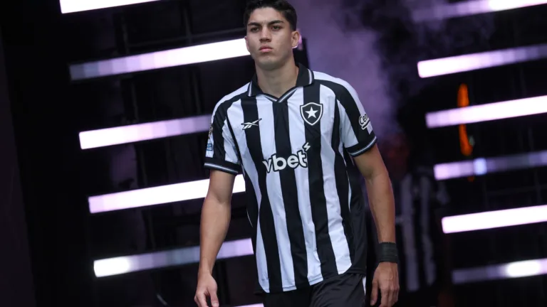 Botafogo oficializa transferência de Jair, torcedores desejam sorte e lamentam: “Tinha muito a conquistar aqui”