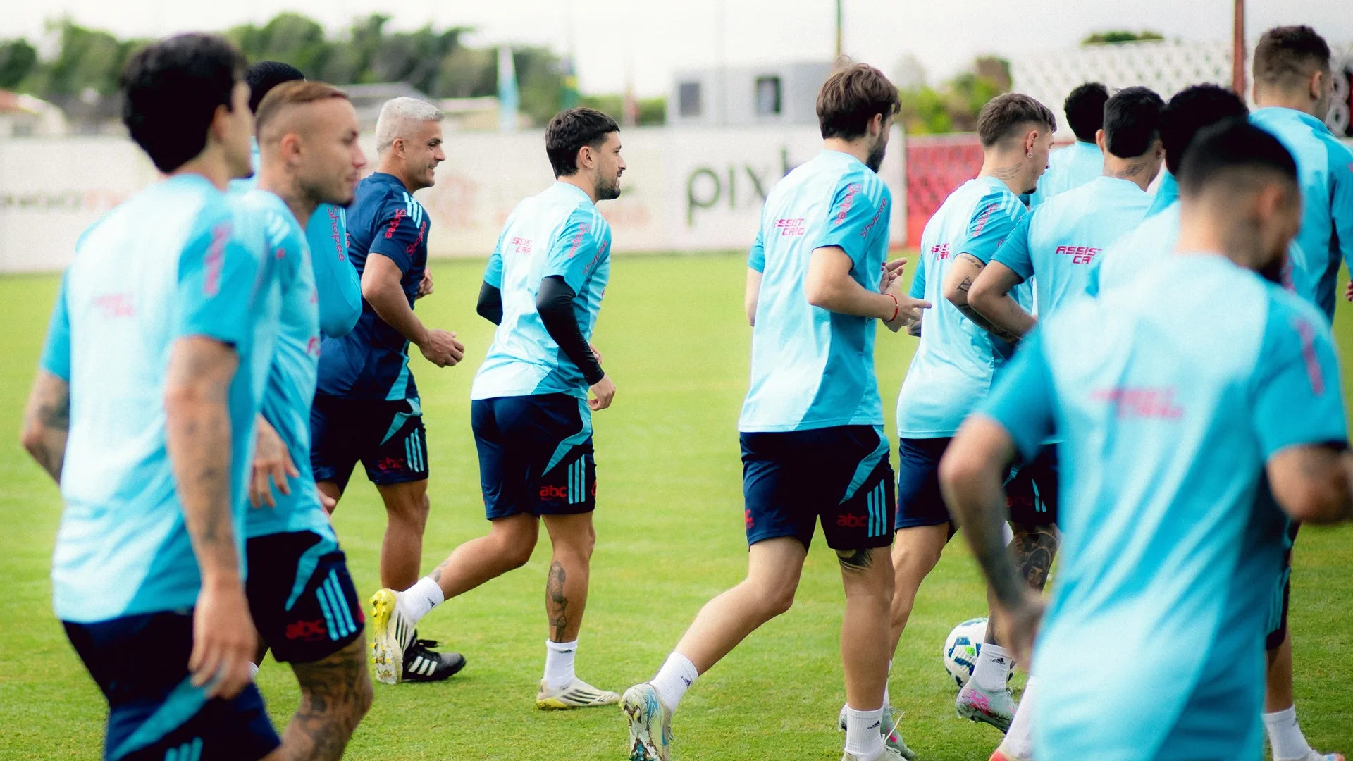 Intertemporada do Flamengo em Portugal terá confrontos contra Benfica, River e Lausanne