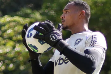 Jogadores do Brasileirão chamam atenção do mercado da bola após o Mundial de Clubes; goleiro John está na lista