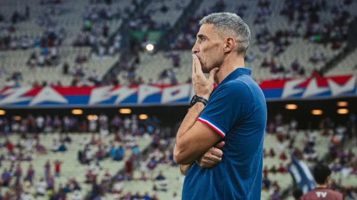 Jornalistas sugerem nomes de técnicos ao Botafogo e torcedores definem: “Vojvoda seria o ideal” Jornalistas sugerem nomes de técnicos ao Botafogo e torcedores definem: “Vojvoda seria o ideal”