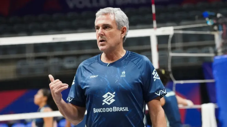 José Roberto Guimarães define as 14 relacionadas para o duelo contra a Alemanha pela VNL, sem Luzia