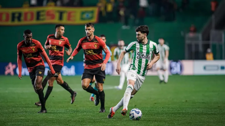 Juventude vence com gols de Gilberto e afunda o Sport na lanterna do Brasileirão Série A Juventude vence com gols de Gilberto e afunda o Sport na lanterna do Brasileirão Série A