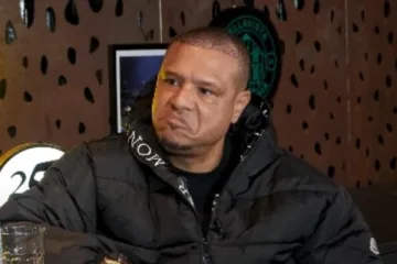 Luis Fabiano absolve Felipe Melo e explica derrota do Brasil na Copa de 2010: “Elano era peça fundamental”