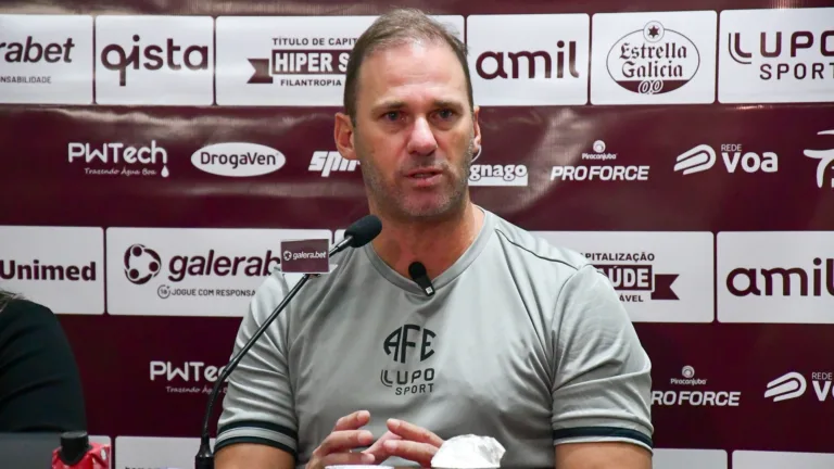 Léo Mendes fala pela primeira vez como treinador da Ferroviária e afirma que está ansioso para voltar a campo