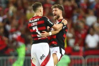Léo Ortiz e Léo Pereira comemoram gol pelo Flamengo