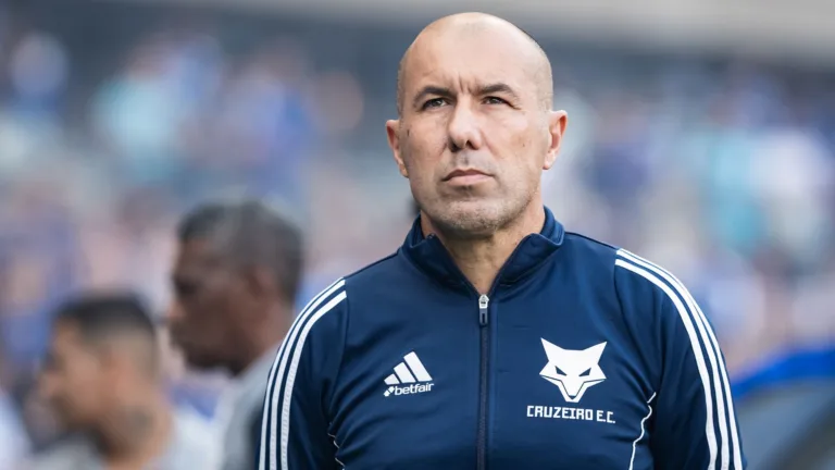 Leonardo Jardim comenta sobre possível lesão de Lucas Silva no Cruzeiro: “Não temos uma solução no momento”