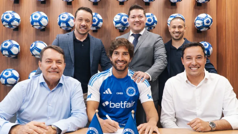 Nicola confirma que Lucas Romero e Lucas Silva renovaram contrato com o Cruzeiro: “Fazendo a lição de casa”