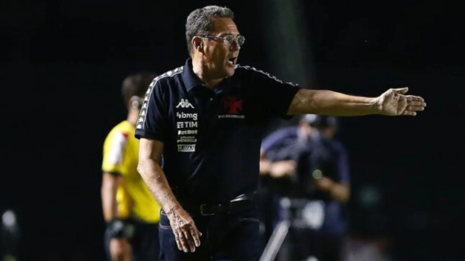 Luxemburgo acusa árbitro Flavio Rodrigues de perseguição contra o Vasco: “Quer ser o dono do espetáculo”