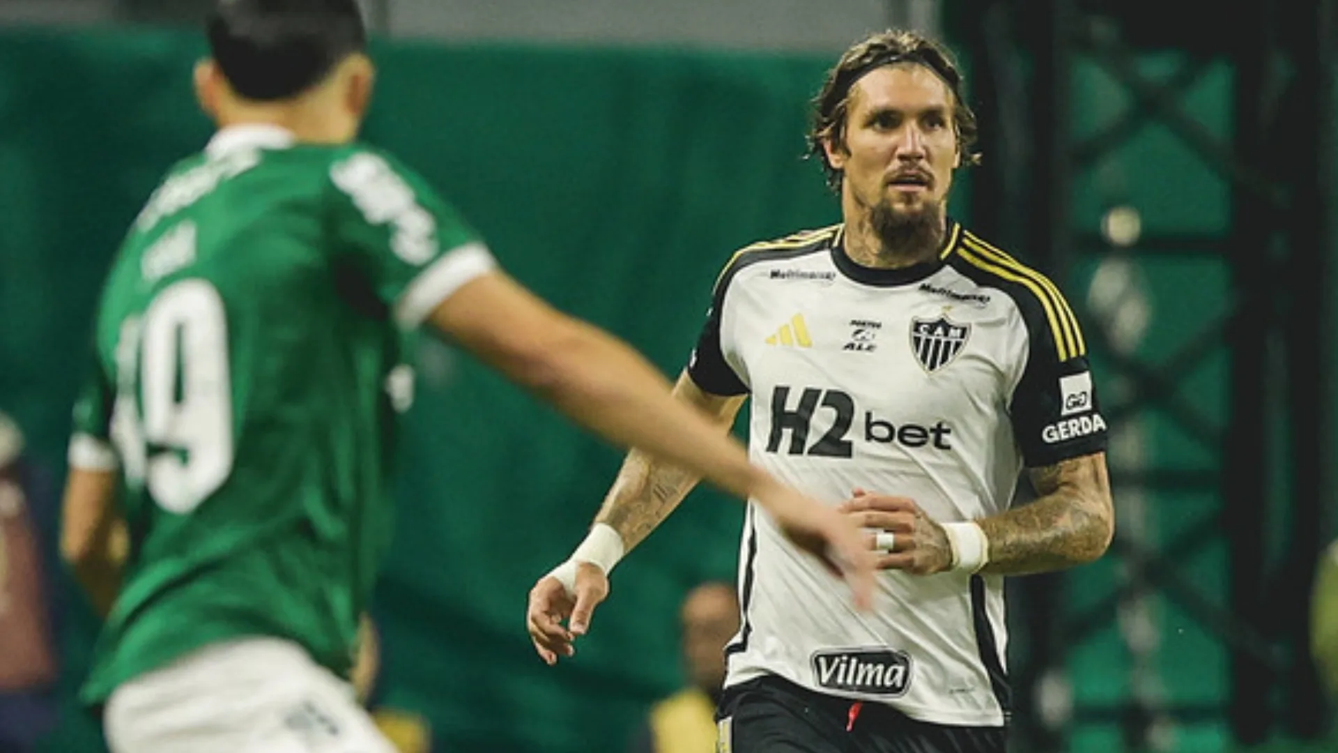 Lyanco leva terceiro cartão amarelo e será desfalque do Atlético-MG contra o Flamengo