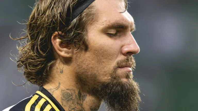 Lyanco pede ‘cabeça’ ao Atlético-MG após derrota para o Palmeiras: “Guerreiro não foge da luta” 