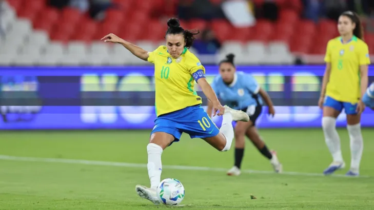 Torcedores vibram com atuação de Marta em Brasil x Uruguai na Copa América Feminina: “É outro nível”