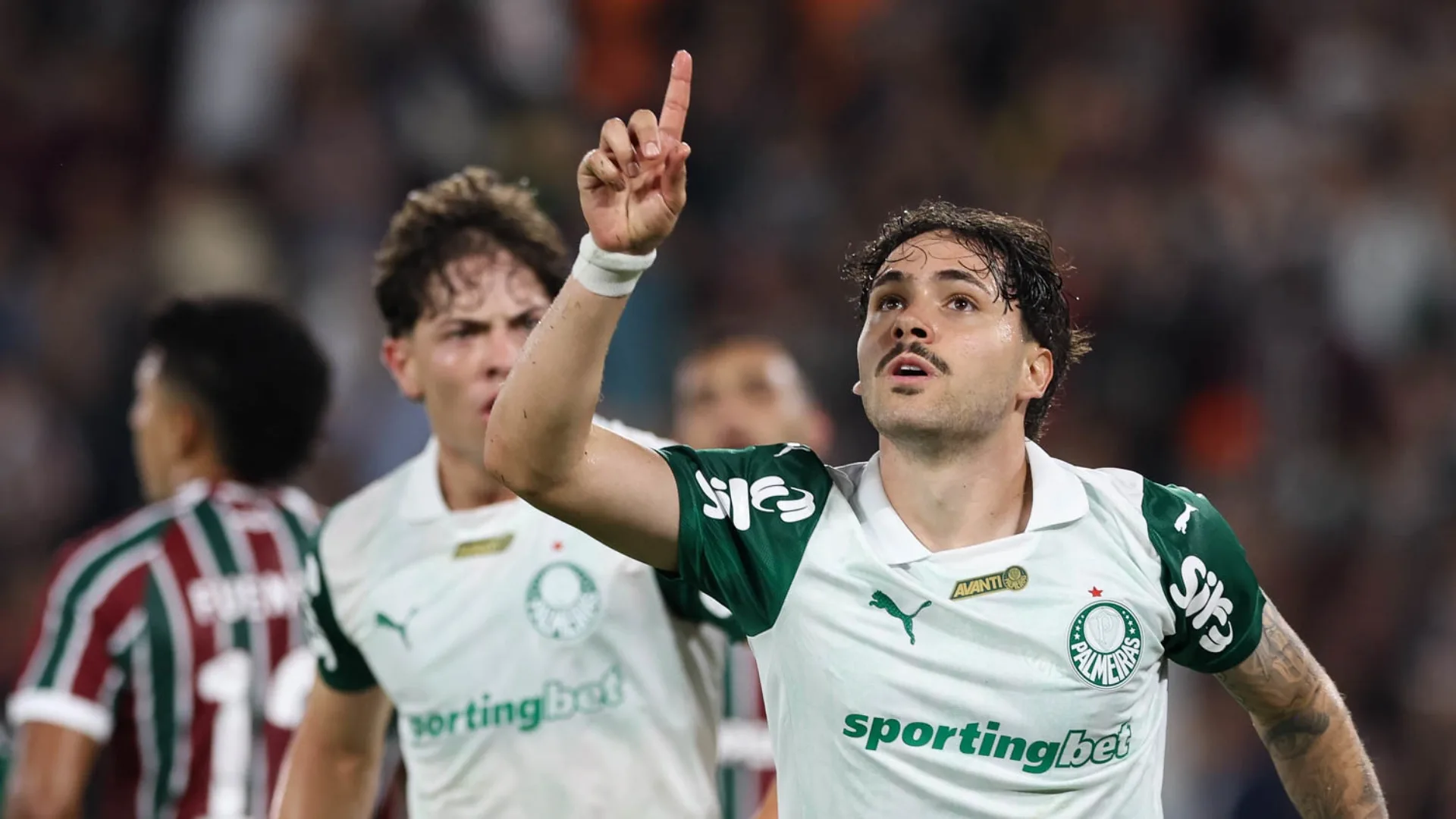Milton Neves destaca Palmeiras como forte postulante ao título do Brasileirão: “Quando embala, deixa todo mundo comendo poeira”