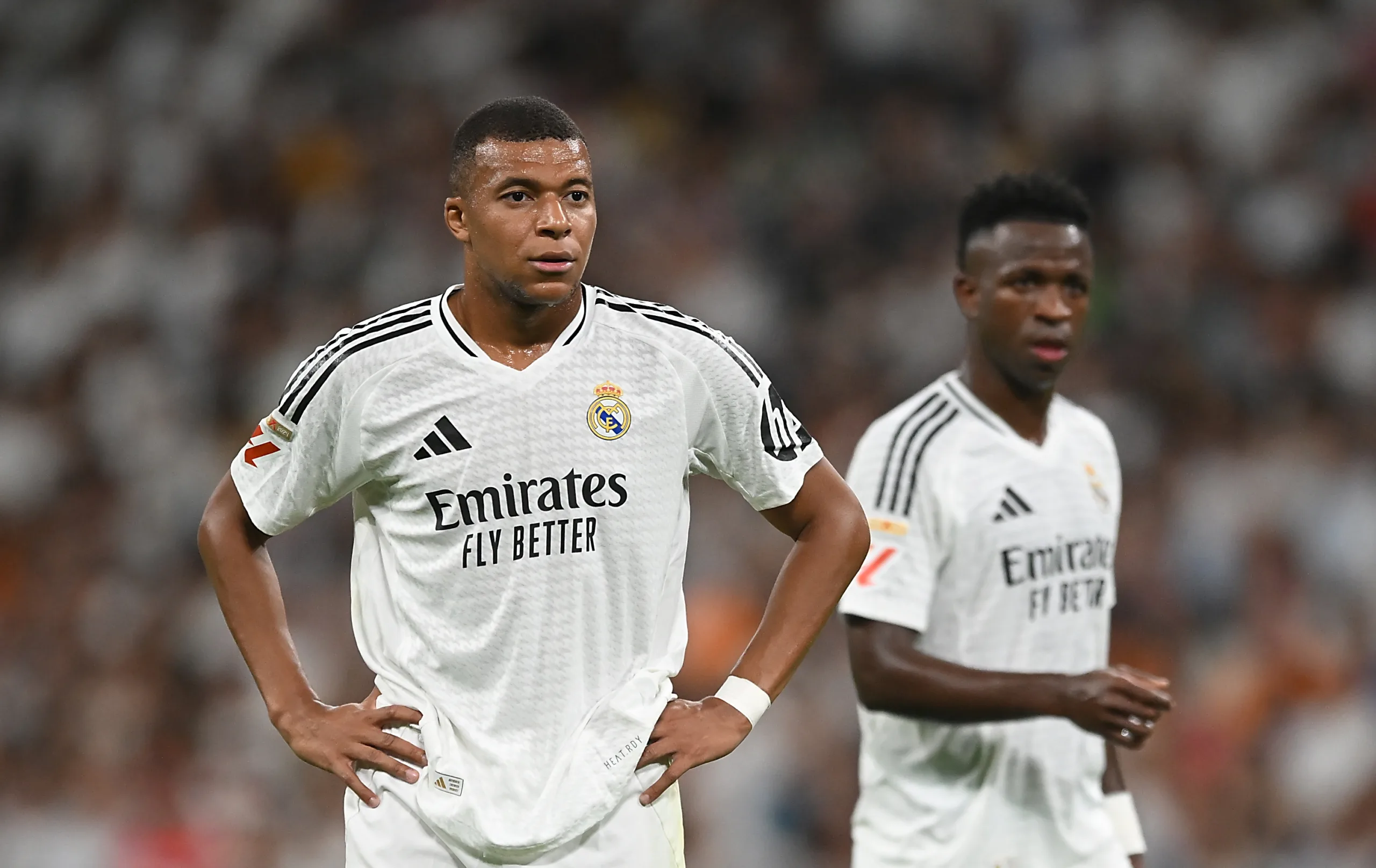 Dirigentes do Real Madrid terão conversa com Mbappé e Vinícius Júnior após goleada sofrida para o PSG