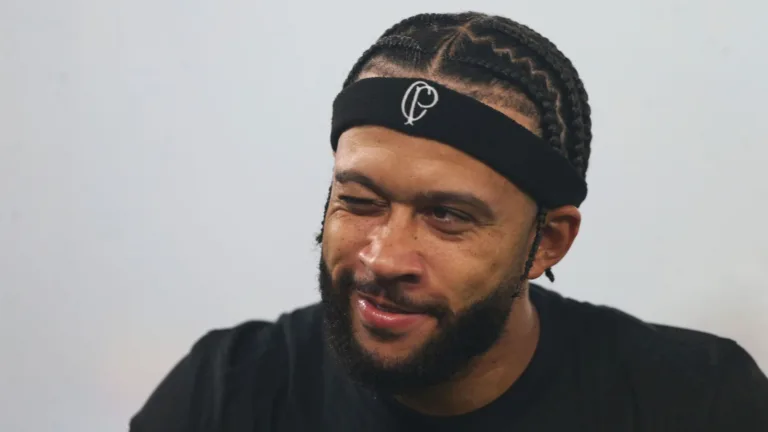 Memphis Depay afirma que quer ficar no Corinthians e torcida analisa: “Até a Copa do Mundo”