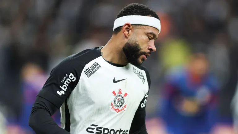Corinthians pode rescindir com Memphis Depay e torcedores opinam: “Uma das piores contratações do Timão”