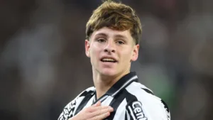 Botafogo muda de ideia e relaciona 12 profissionais para pegar o Vasco