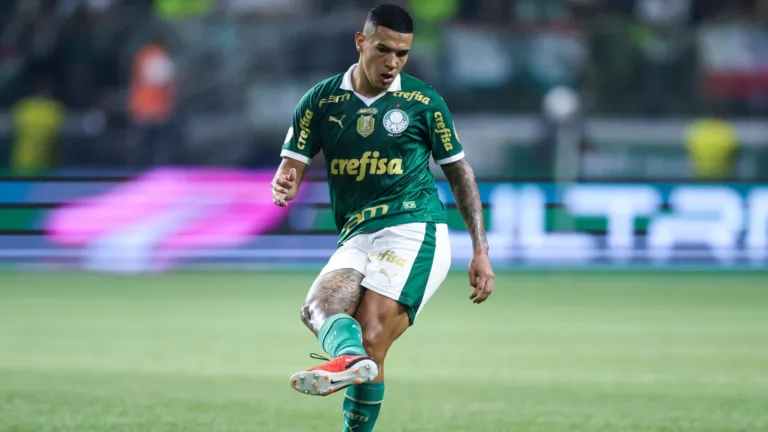 Palmeiras atualiza informações sobre empréstimo de Naves e define objetivo: “Oferecer maior minutagem ao atleta”