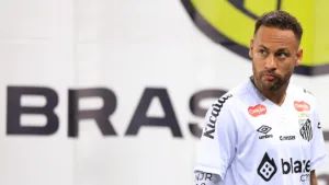 Tironi crava futuro do Santos no Brasileirão: “Não sei como vai pagar essa turma toda, mas cair não vai”