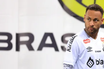 Tironi crava futuro do Santos no Brasileirão: “Não sei como vai pagar essa turma toda, mas cair não vai”