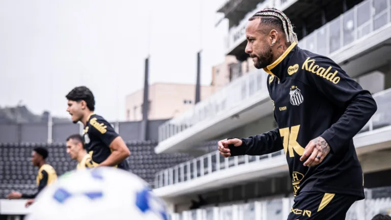 Neymar é testado em nova função no Santos e torcedores apoiam Cléber Xavier: “Acerta o treinador”