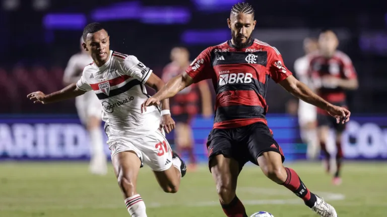 Pablo, do Flamengo, é oferecido ao Grêmio e torcida reprova possível contratação: “O clube dos refugos”