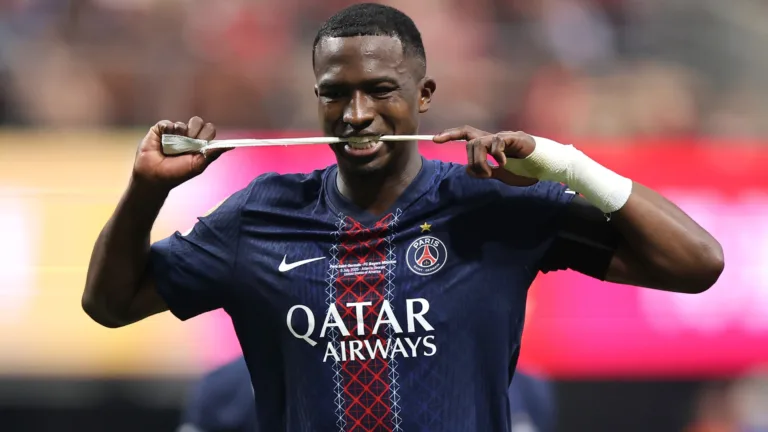 PSG tem Pacho suspenso e muda time titular contra o Real Madrid na semifinal do Mundial de Clubes