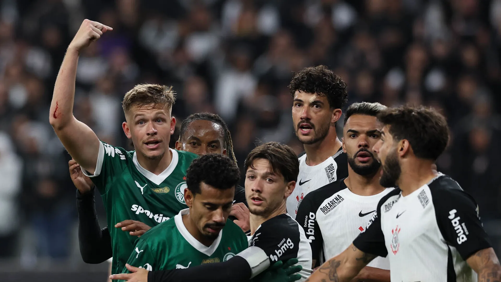 Craque Neto questiona VAR em gol anulado do Palmeiras contra o Corinthians: “Como pode dar impedimento?”