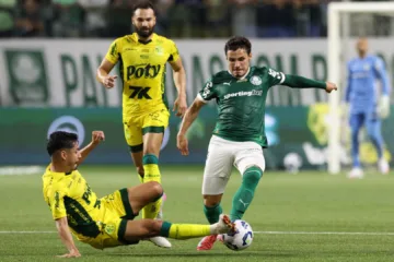 Palmeiras empata com Mirassol por 1 a 1 em casa no Brasileirão e torcedores criticam Abel Ferreira