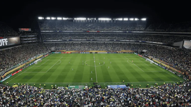 Palmeiras e Fluminense ficam no top-10 dos maiores públicos do Mundial de Clubes; Chelsea lidera