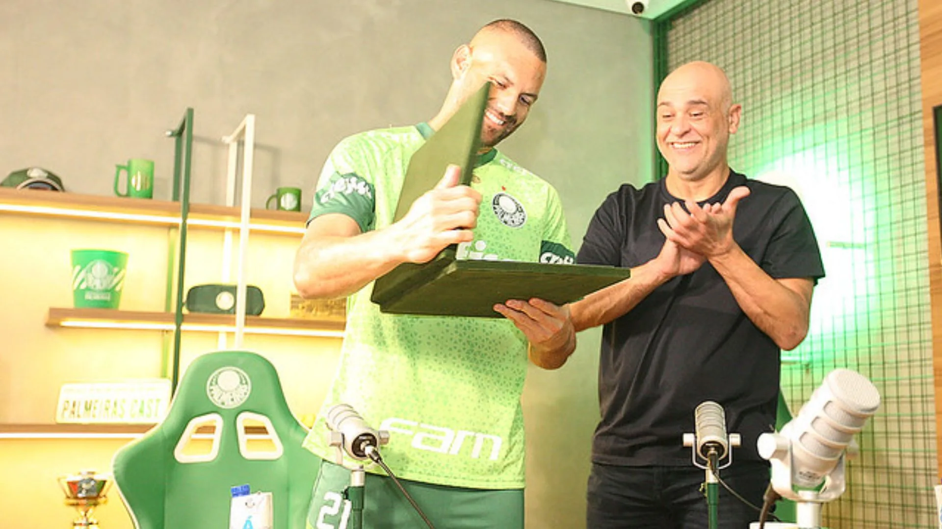 Marcos não sugere que Weverton seja o herdeiro da camisa 12 do Palmeiras: “Fez história com a 21”