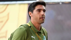 STJD absolve Abel Ferreira e técnico fica liberado para duelo do Palmeiras contra Mirassol no Brasileirão