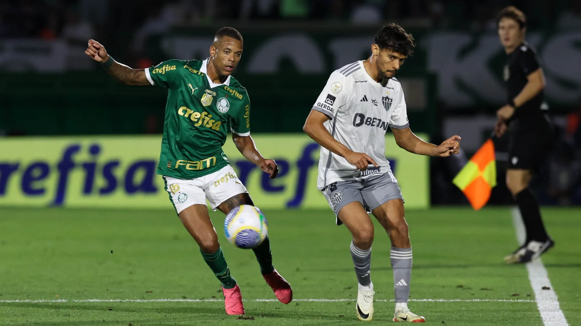 Globo e Record transmitem ao vivo três jogos do Brasileirão no fim de semana (19 e 20/07)