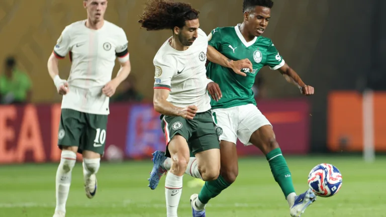 Jornal inglês destaca desempenho de Estêvão em Palmeiras x Chelsea: “Jogo memorável pelo time brasileiro”