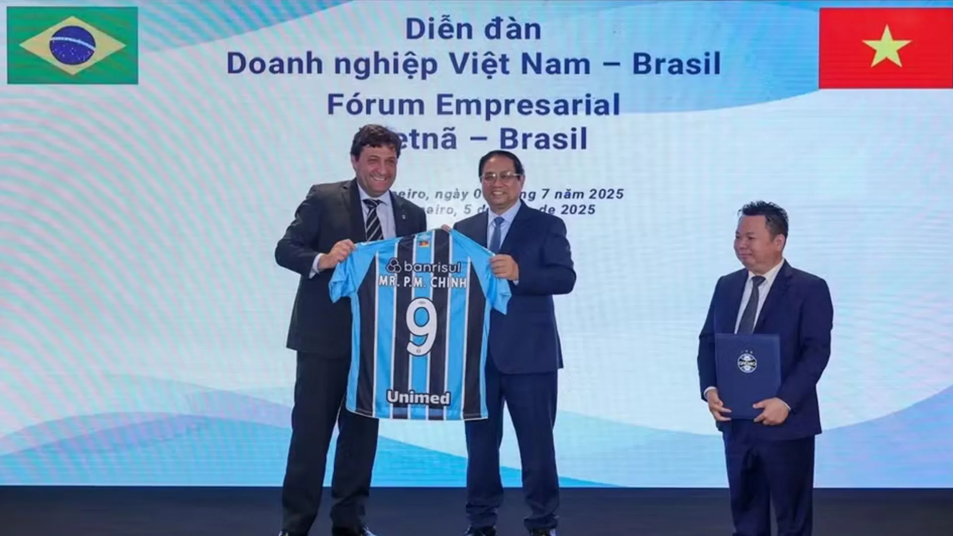 Grêmio fecha parceira de intercâmbio de atletas com o Ho Chi Minh City: acordo rende R$ 4 milhões