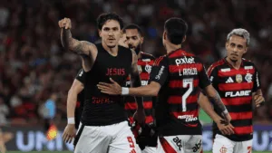 Pedro revela incômodo com dirigente do Flamengo após polêmica com Filipe Luís: “Nunca vim expor ninguém”