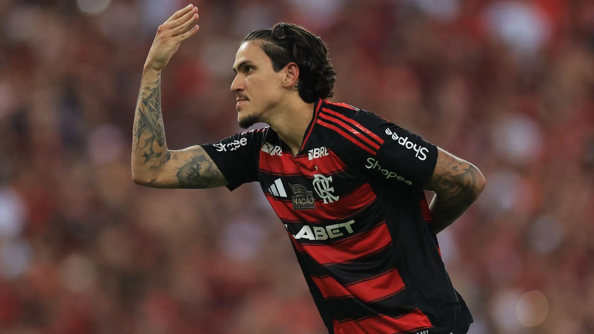 Vampeta aponta exagero na postura de Pedro em Flamengo x Atlético-MG pelo Brasileirão: “Meteu a porrada”