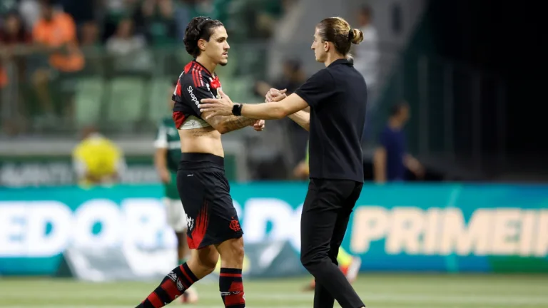 Ronaldo diz que ‘todos estão errados’ na ‘treta’ do Flamengo: “Pedro não foi profissional”