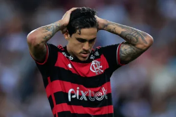 Casagrande diz que interesse do Flamengo por Taty Castellanos pode ser ‘recado’ para Pedro: “É muito estranho”