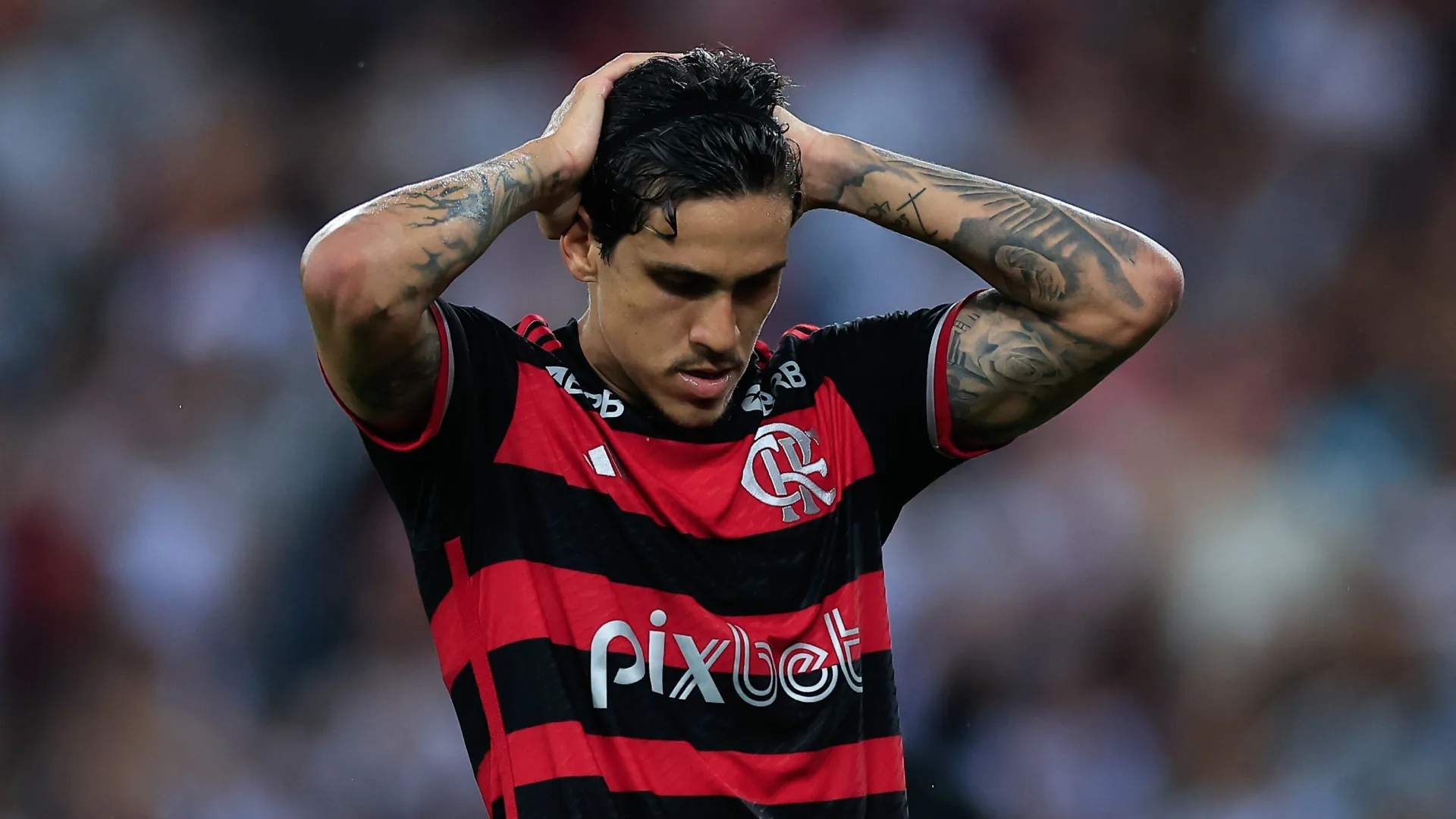 Casagrande diz que interesse do Flamengo por Taty Castellanos pode ser ‘recado’ para Pedro: “É muito estranho”