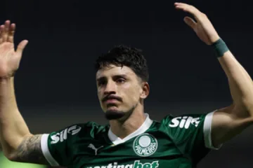 Rivellino não teme o Chelsea, mas prevê sofrimento do Palmeiras sem Piquerez: “É o jogador mais regular”